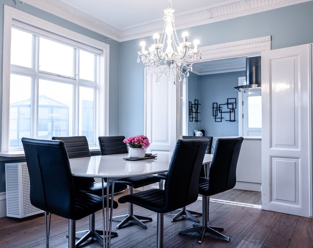 Ambassade Apartments