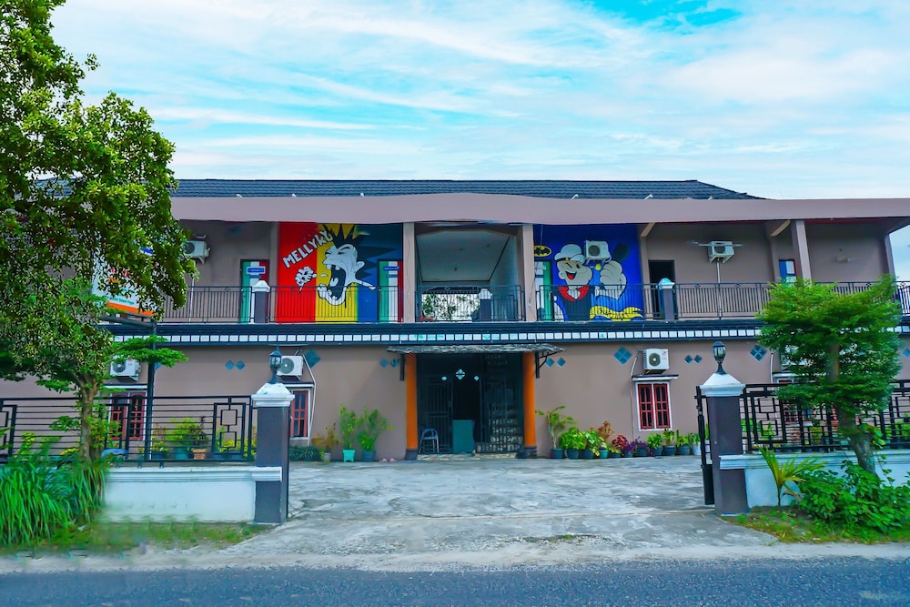 Hotel O Wisma Melyro Syariah Near Yamaha Thamrin Brothers Cabang Muara Dua — hotel in Muaradua