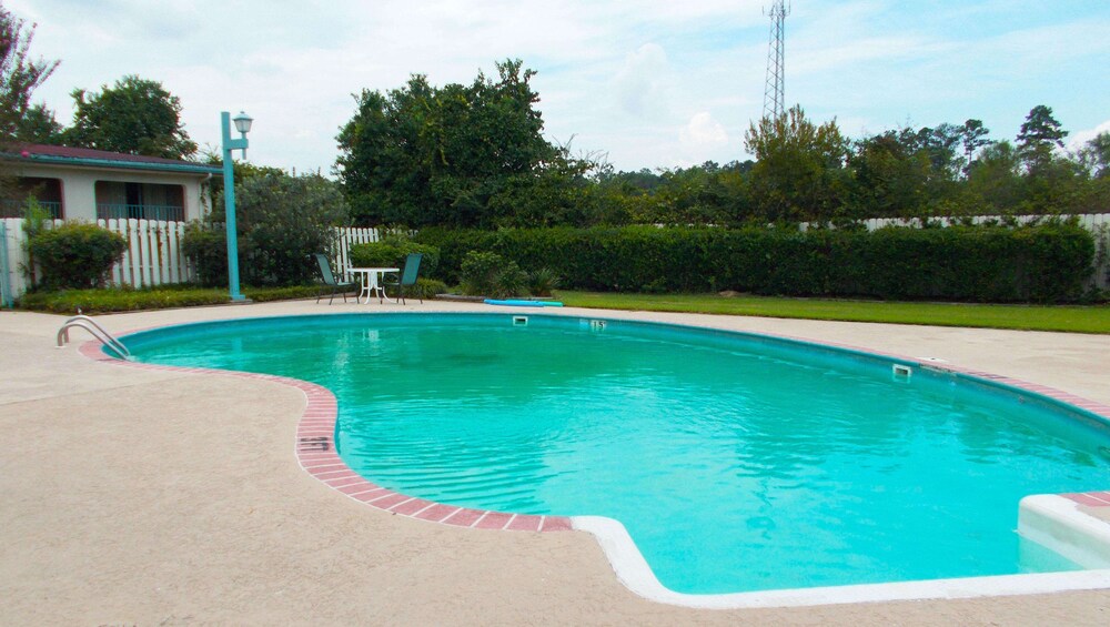Magnuson Hotel Hattiesburg - photo 31
