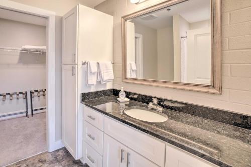 Luxe Manistee Condo with Balcony and River Views — 4-Star Luxury Hotel in Manistee, United States