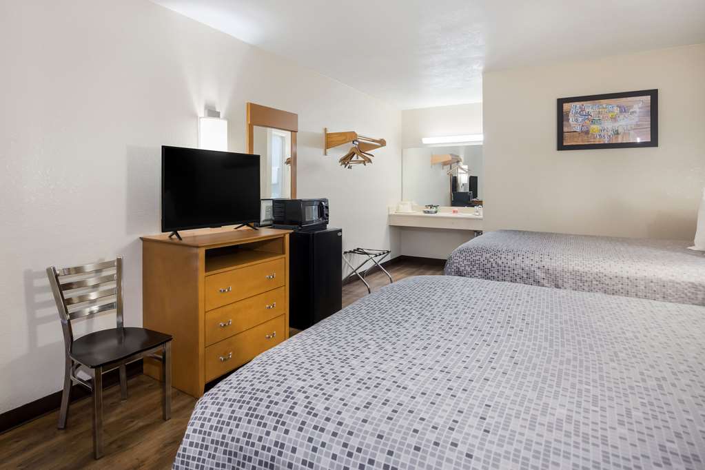 Econo Lodge Live Oak - photo 18