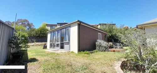 Nature in Town Studio Granny Flat - last minute hotel in Unknown City
