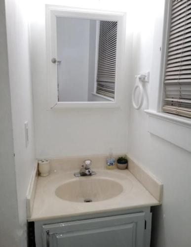 Private Room Near To Downtown Churchill Downs Uofl Airport Kentucky Expo Center — Louisville