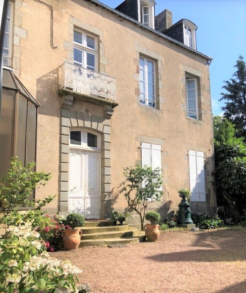 L'H tel De Herc — hotel in Mayenne