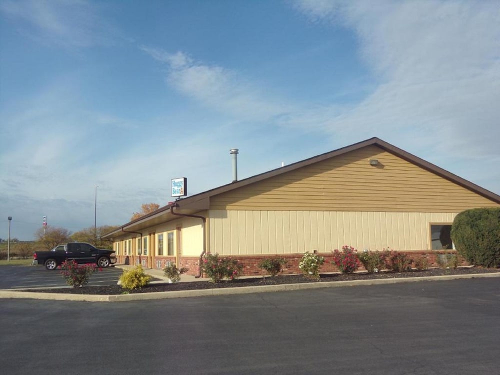 Huggy Bear Motel - photo 20