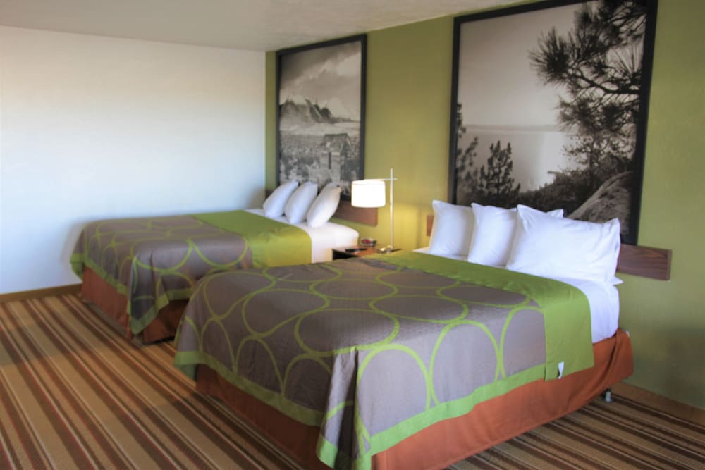 Super 8 by Wyndham Wells - photo 8