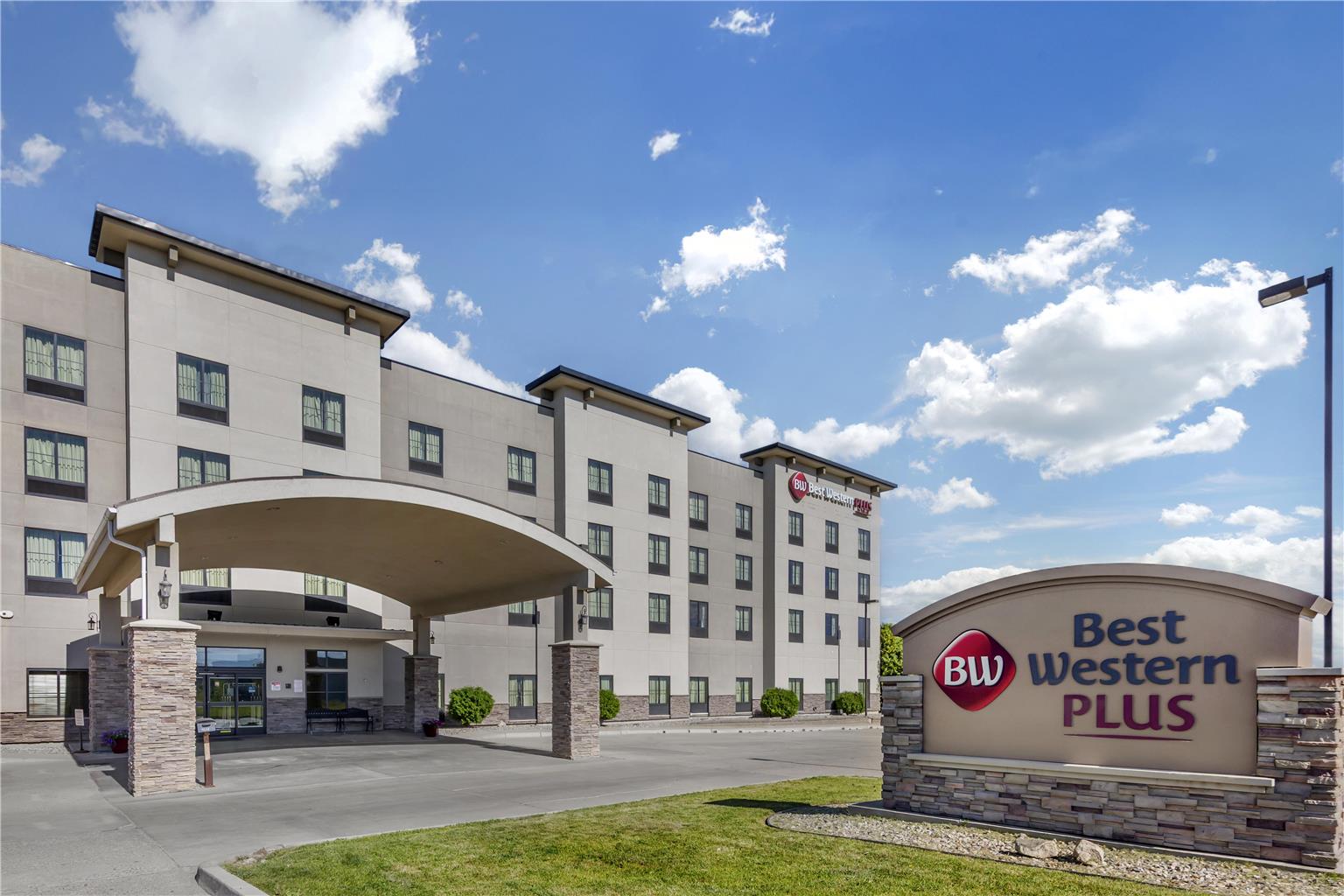 Best Western Plus Williston Hotel & Suites - photo 17