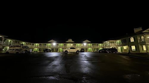 Key West Inn Chatsworth - photo 5