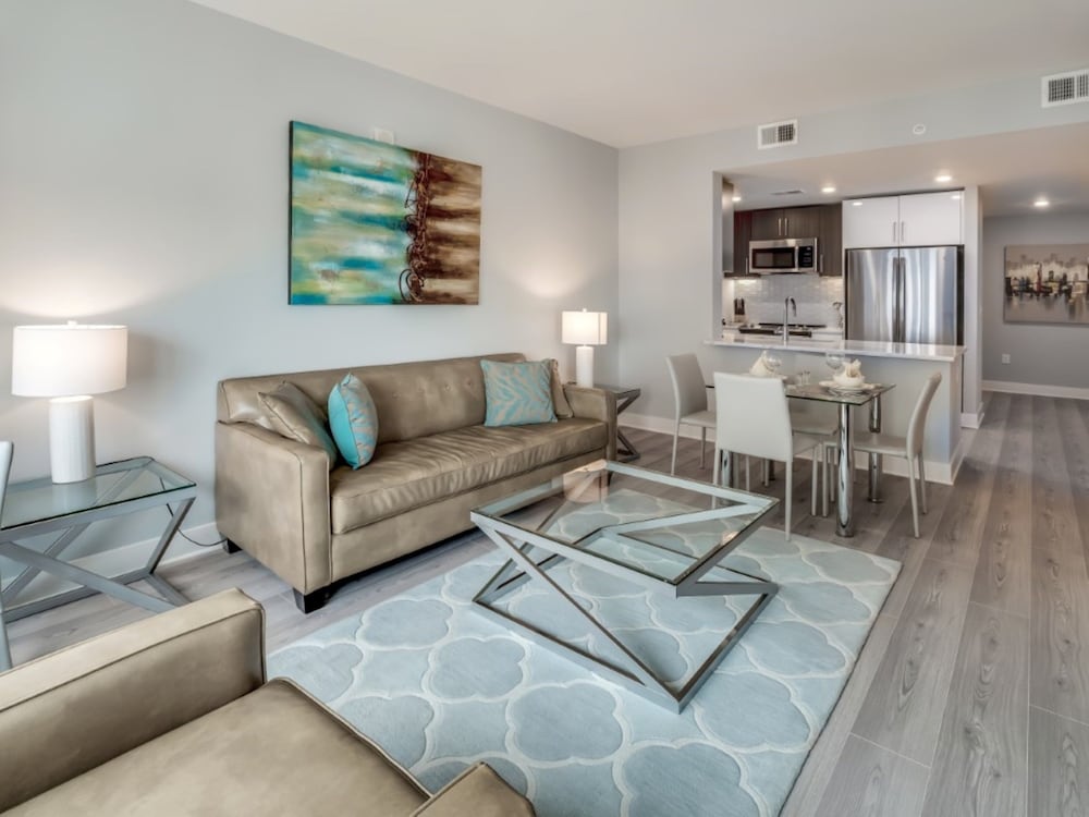 Bluebird Suites near Chevy Chase - photo 8