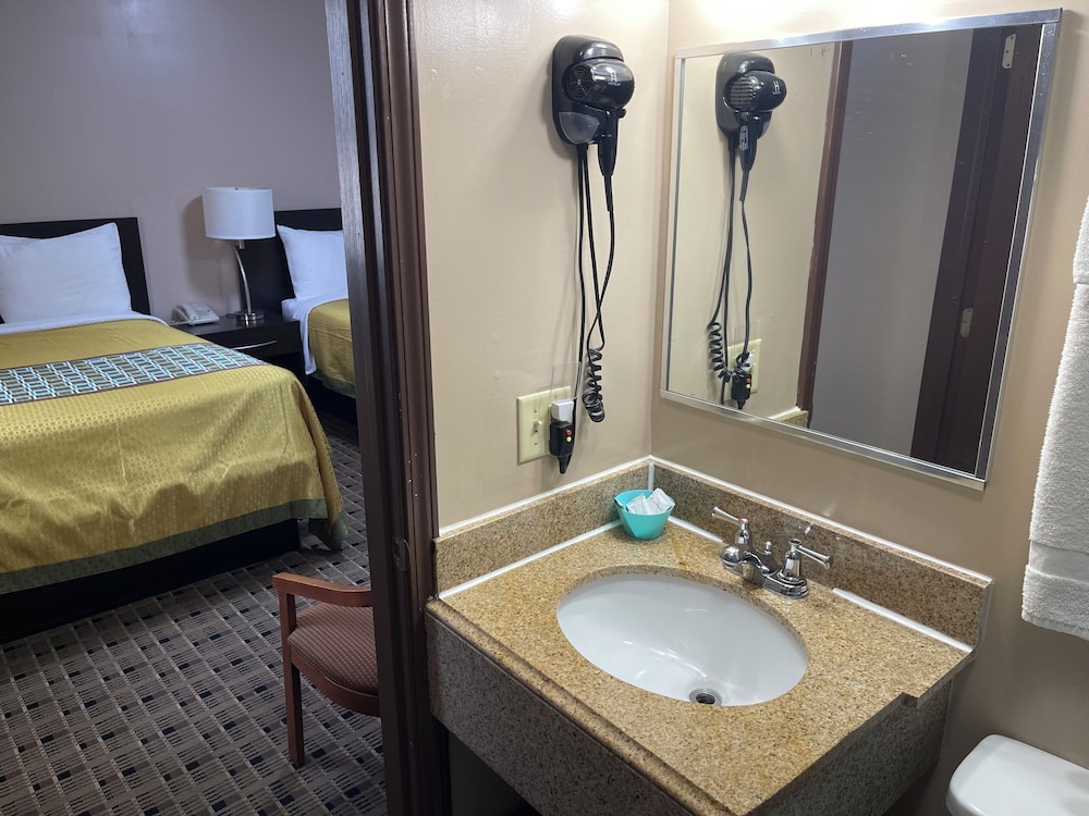 Economy Inn And Suites Ashtabula - photo 41