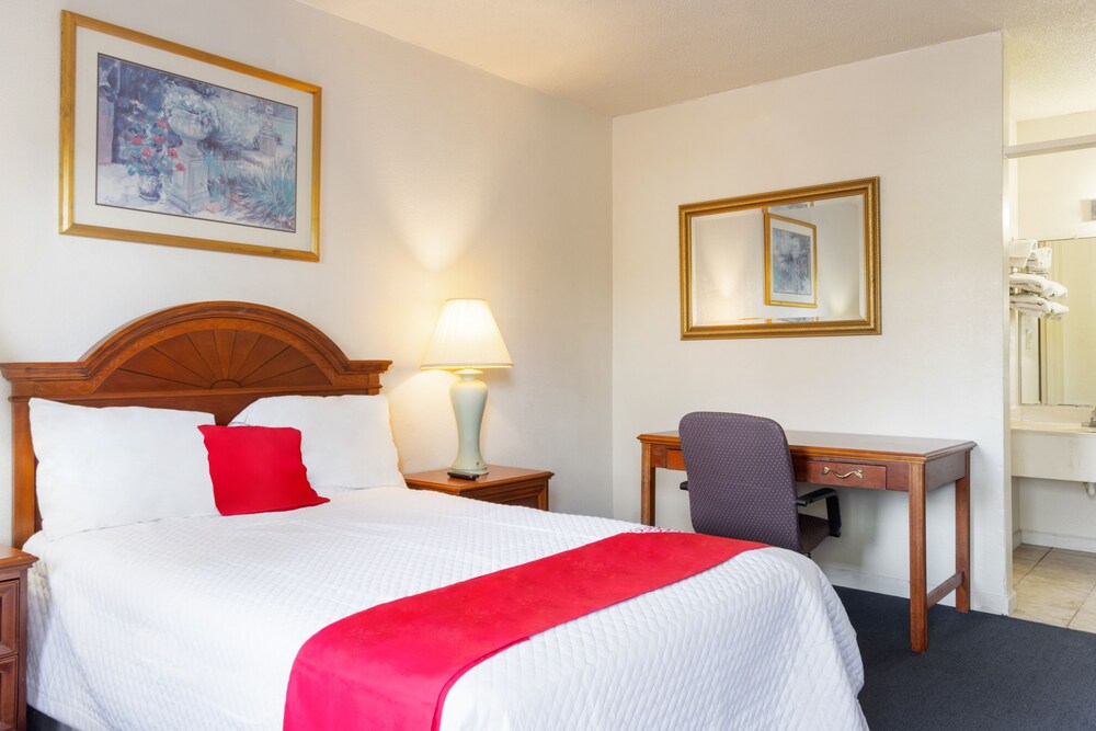 Travelers Place Inn & Suites - photo 16