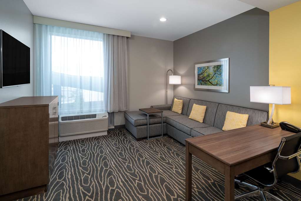 La Quinta Inn & Suites by Wyndham Tifton - photo 33