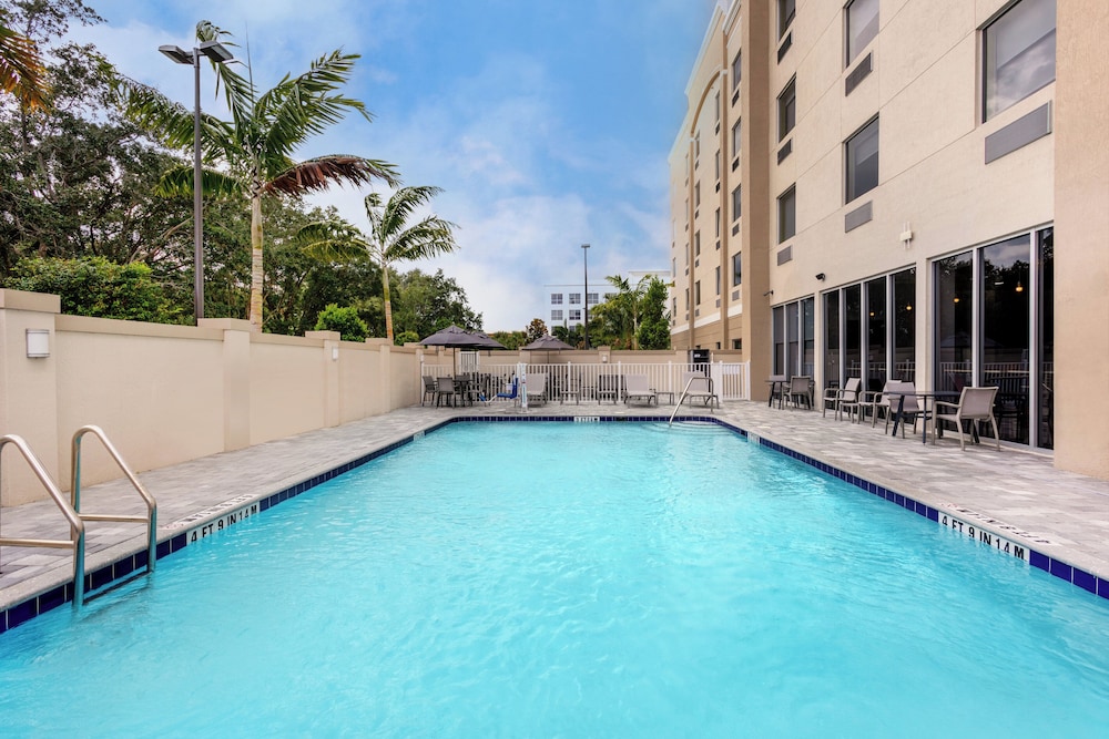 Holiday Inn Express & Suites Miramar - photo 17