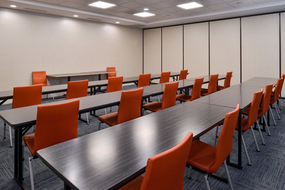 Holiday Inn Express & Suites Pueblo North by IHG - photo 52