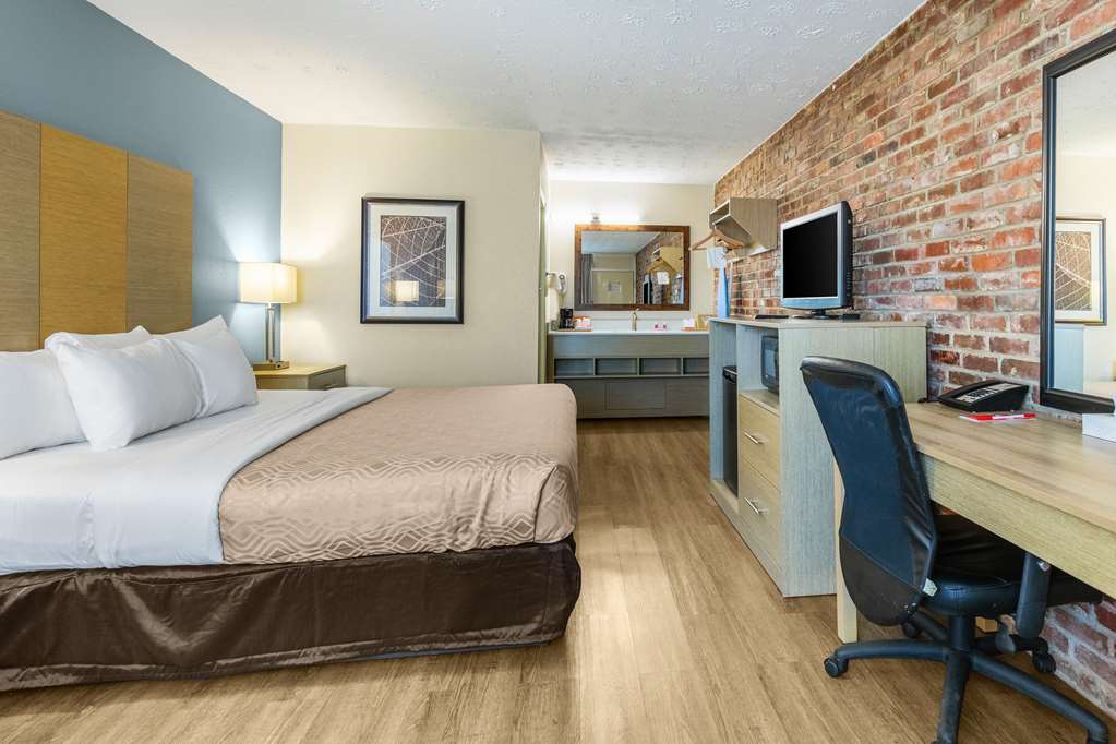 Econo Lodge Middlesboro - photo 18