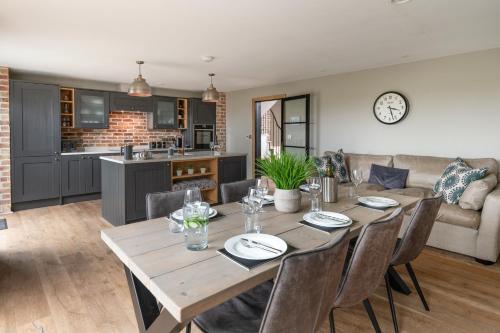 Designer Cotswold post house with external sauna — 4-Star Luxury Hotel in Tetbury, United Kingdom