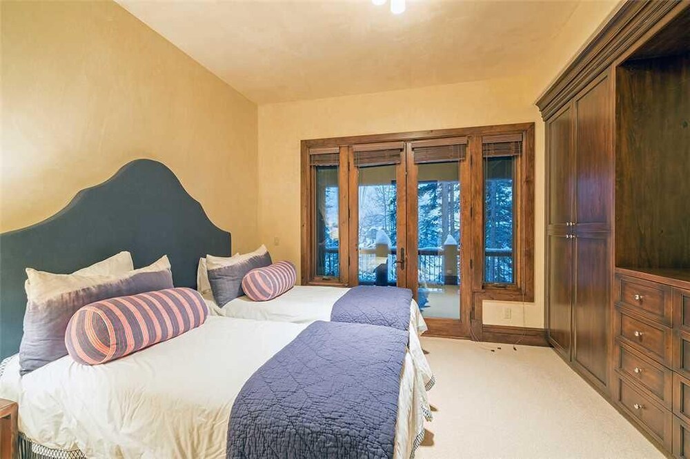 Prospect Falls by Exceptional Stays - photo 7