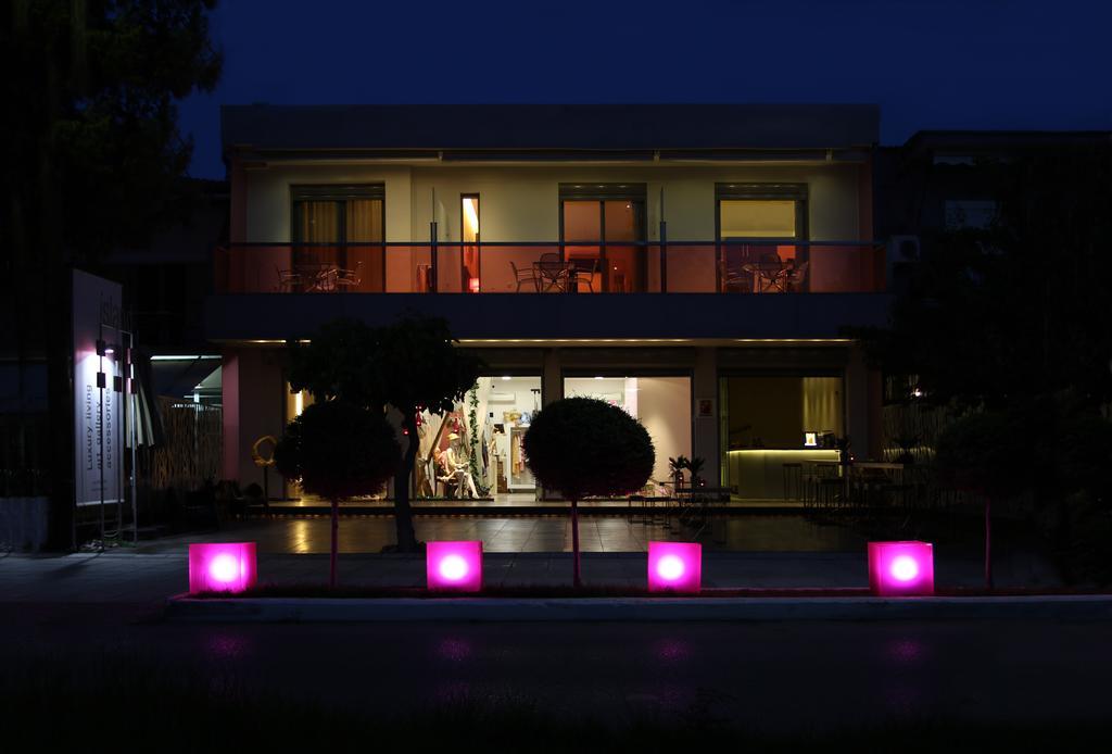Island - carbon neutral hotel in Istiaia
