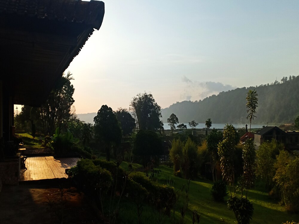The Buyan Villas Resort — hotel in Bedugul