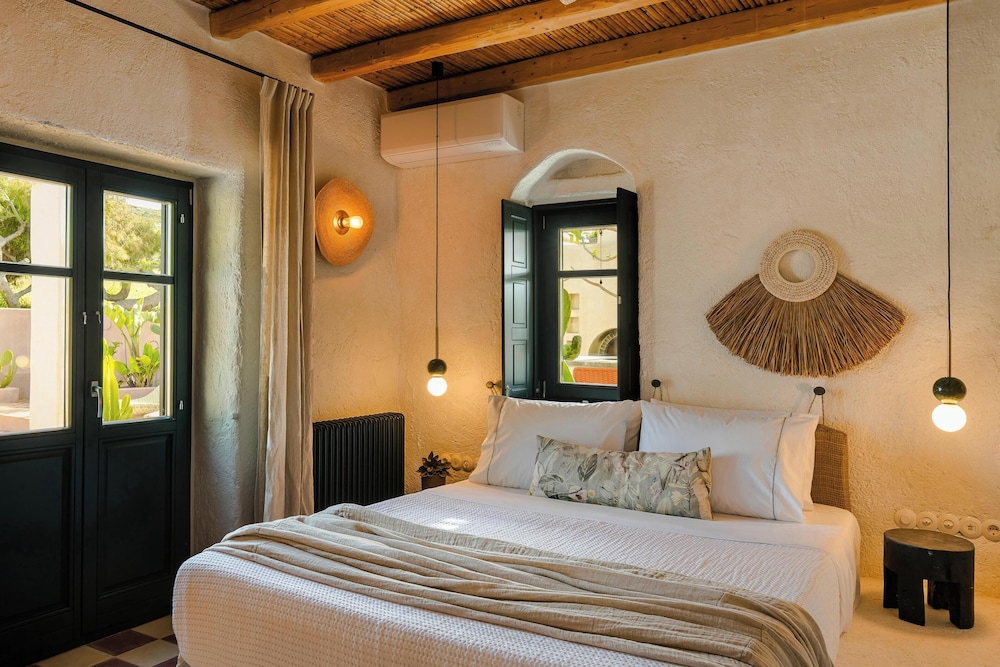 Casa Miel — 4-Star Luxury Hotel in Paros, Greece