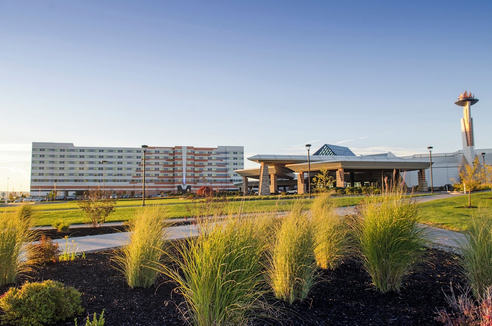 Mohegan Pennsylvania Casino Resort Adults Only 21 - photo 61