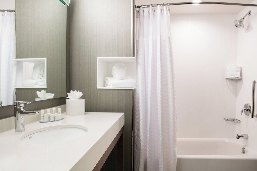 Courtyard by Marriott Omaha Bellevue Beardmore Event Center - photo 16