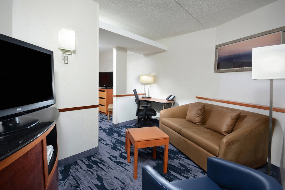 Fairfield Inn & Suites by Marriott Charlottesville North - photo 8