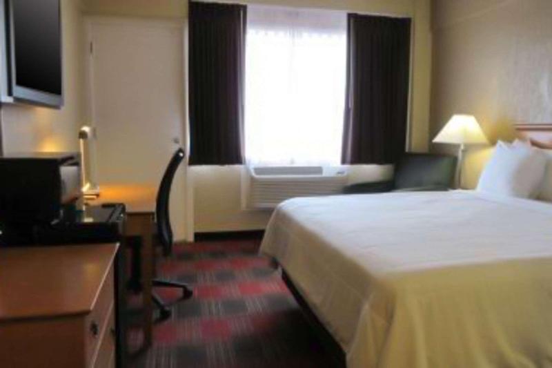 Quality inn Airport Spokane Airport - photo 16