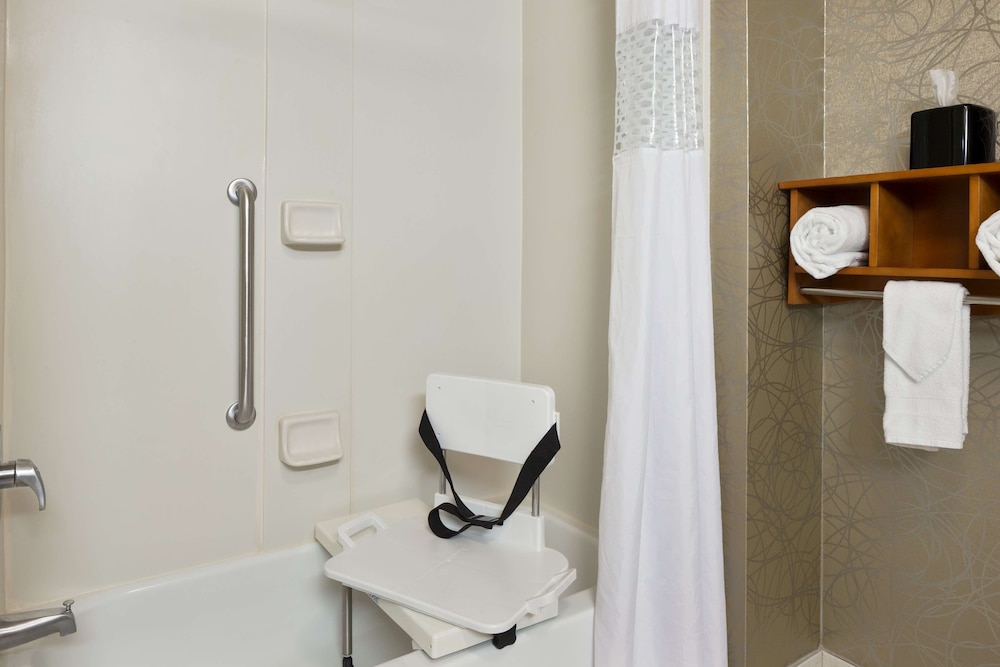 Hampton Inn Pell City - photo 18