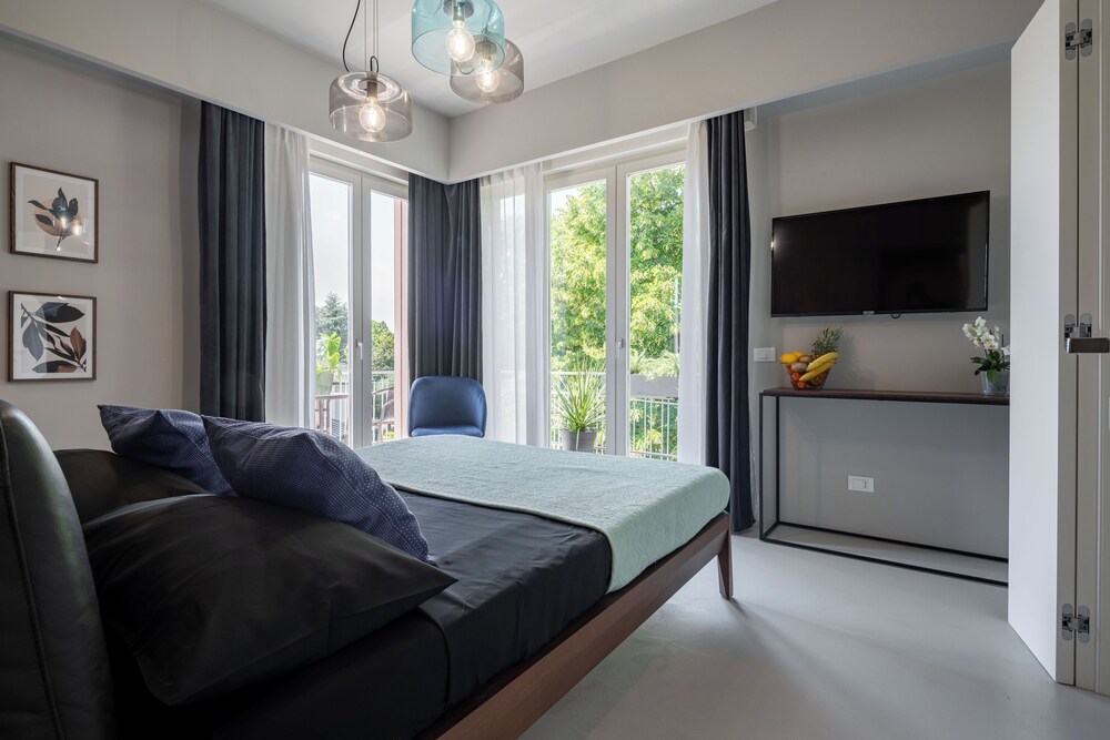 Officine Cavour Appartamenti la Quercia — 4-Star Luxury Hotel in Padova, Italy