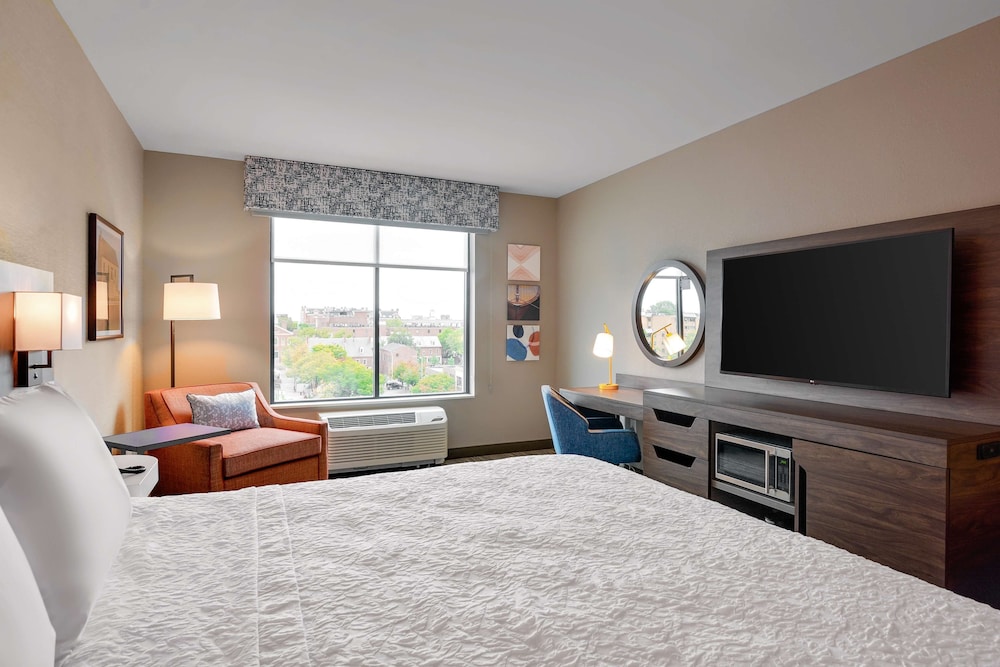 Hampton Inn Salem Boston - photo 15
