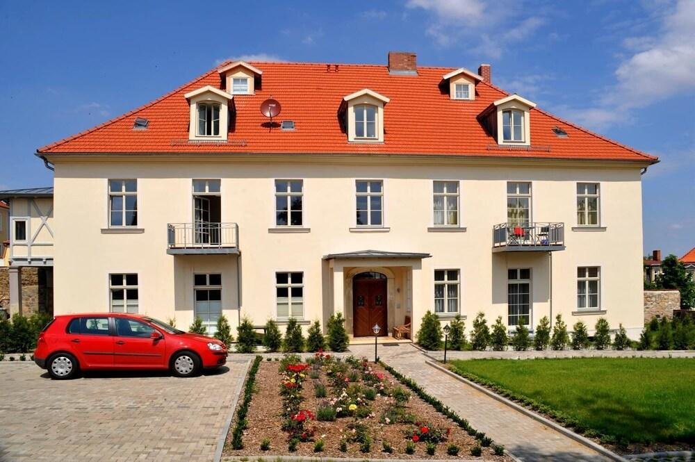 Appartements Residenz Jacobs — 4-Star Luxury Hotel in Ballenstedt, Germany