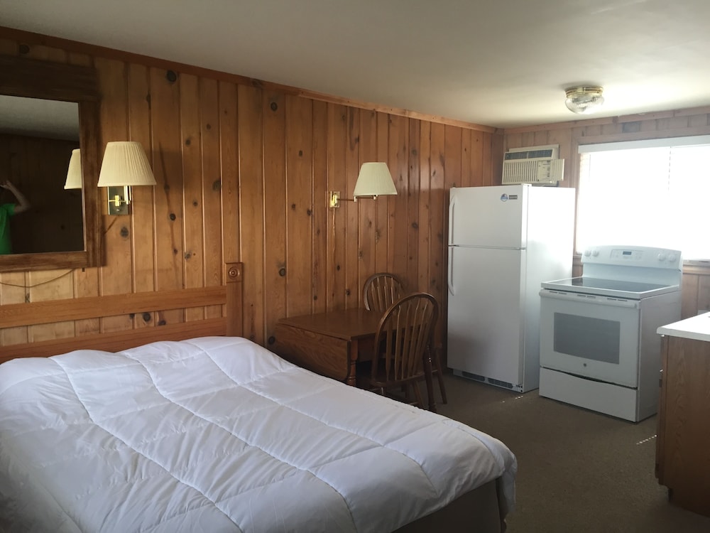 Waters Edge Motel — hotel in Alpena
