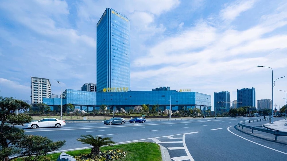 Haili New Century Grand Hotel Haiyan in Jiaxing, People's Republic of China