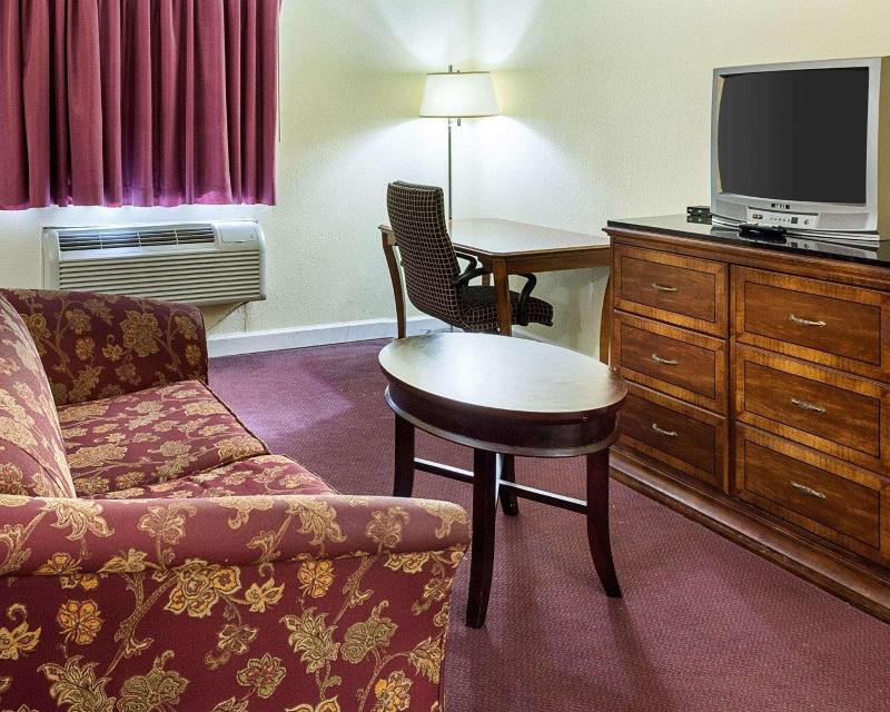 Stonewood Inn & Suites of Carrollton Smithfield - photo 22
