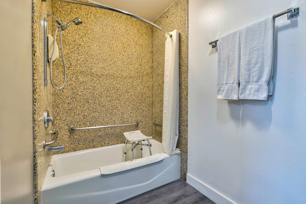 Motel6 South Gate CA - photo 26
