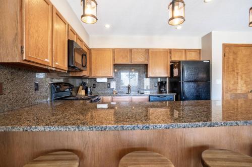 4812 Salt Lick - photo 11