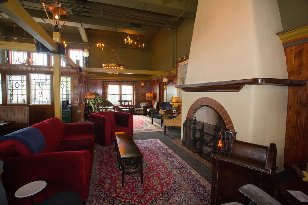 McMenamins Anderson School - photo 3