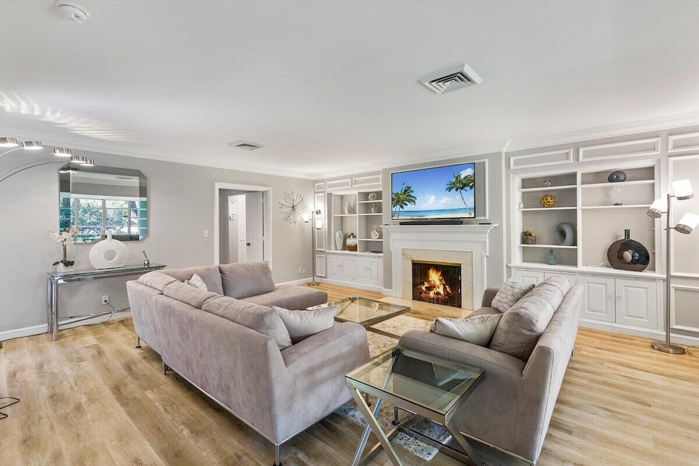 Best Spot Near Lauderdale Beach Eats & Las Olas in Fort Lauderdale, United States