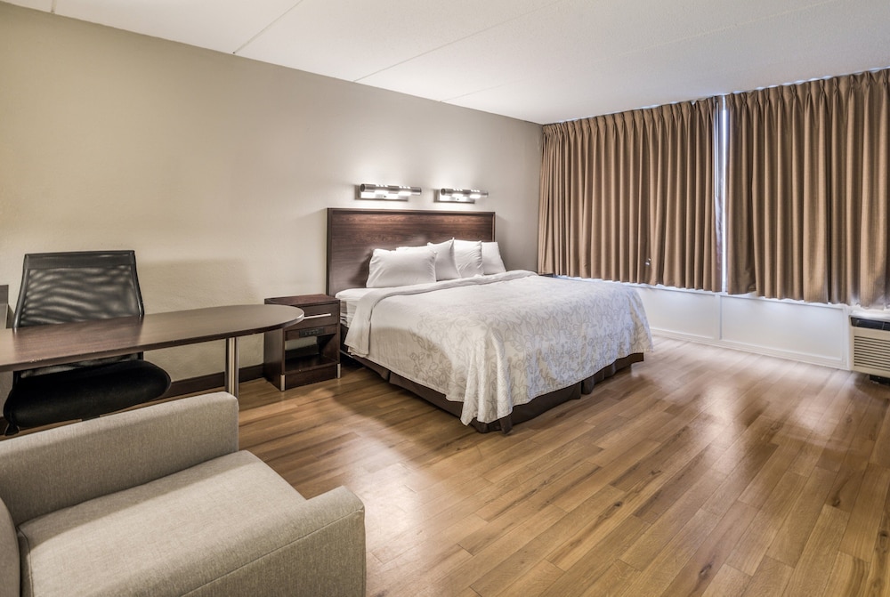 Red Roof Inn PLUS Boston Woburn Burlington - photo 10