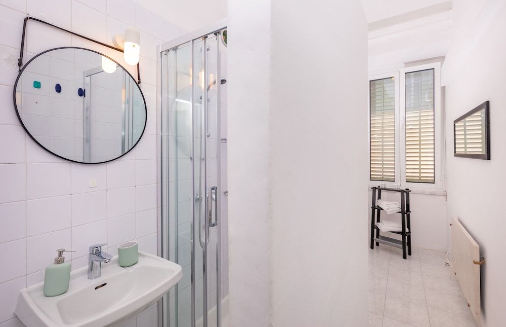 City Buzz Apartment by Irundo