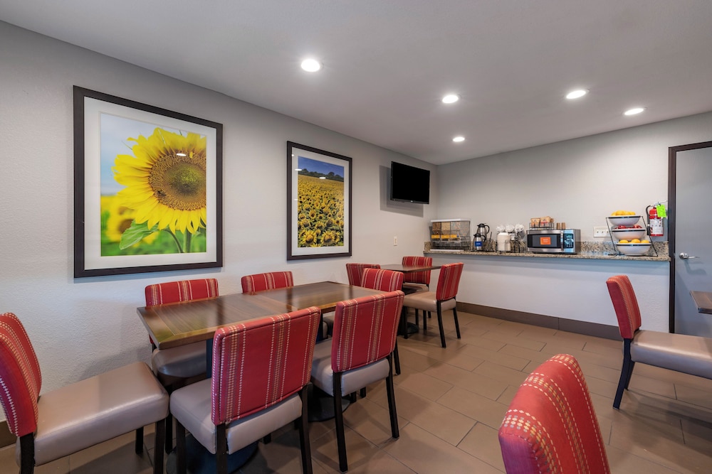 Comfort Inn & Suites Hays I 70 - photo 22
