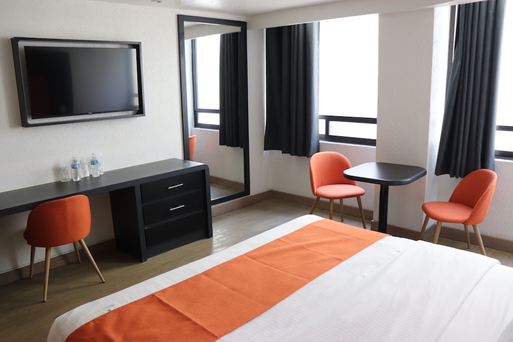 Hotel Embassy
