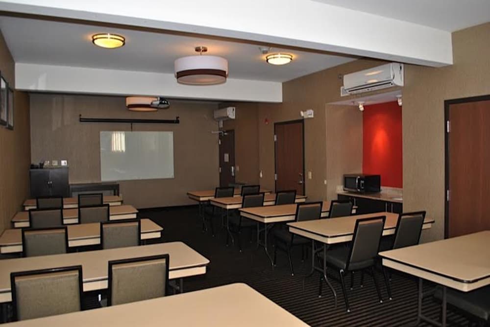 Holiday Inn Express Pittsburgh East Mall Area by IHG - photo 31