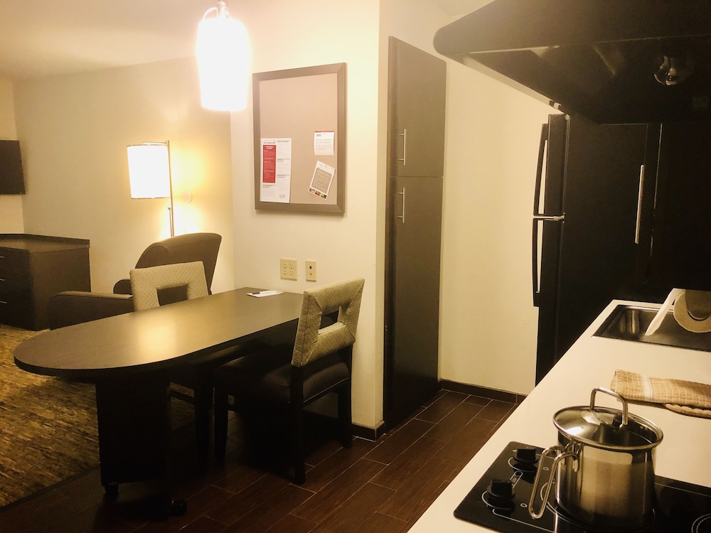 Candlewood Suites Lake Charles South by IHG - photo 13