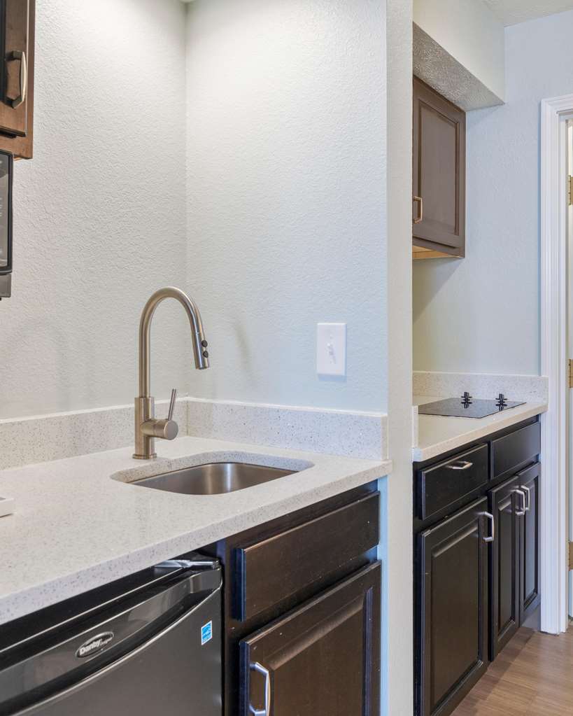 Cherry Tree Inn & Suites - photo 30