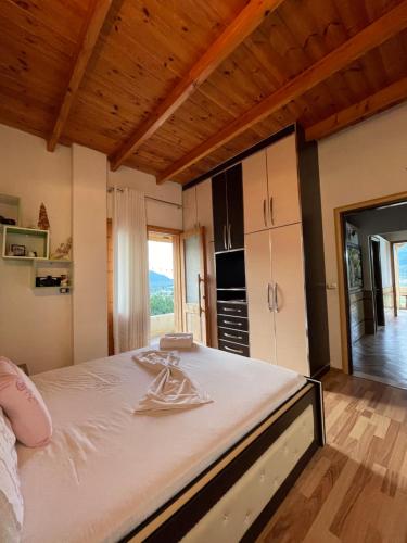 Elsa's Villa — 4-Star Luxury Hotel in Gjirokaster, Albania