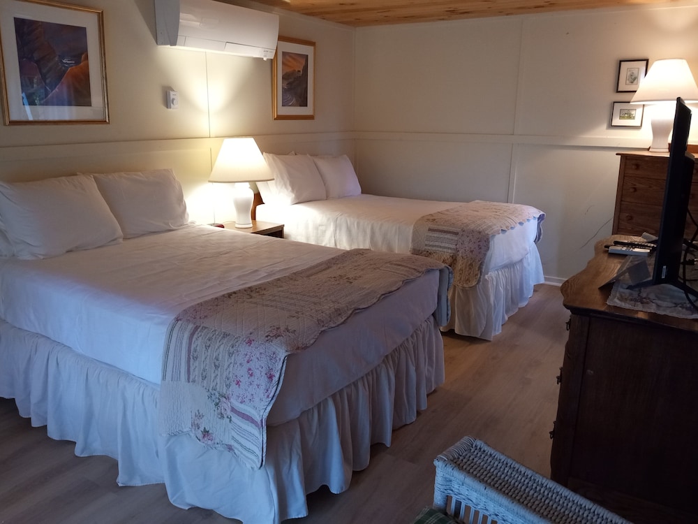The High Tide Inn - photo 25