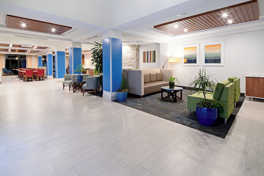 Holiday Inn Express Hotel & Suites Atascadero by IHG - photo 68