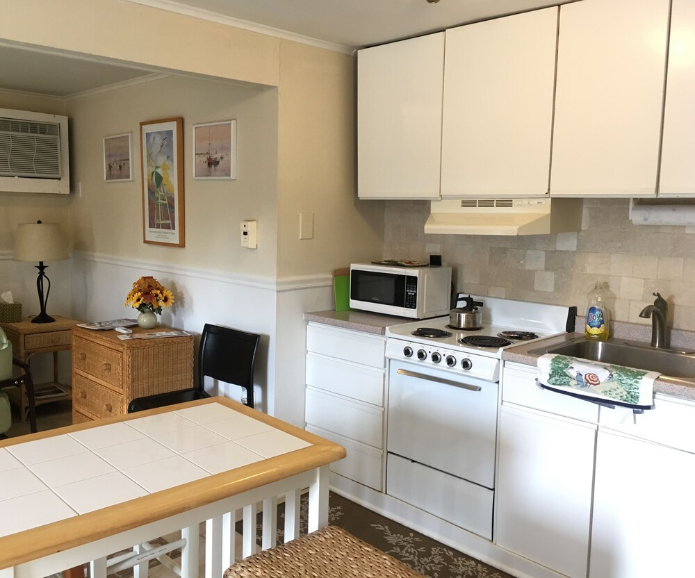 Westhampton Seabreeze Motel - photo 14